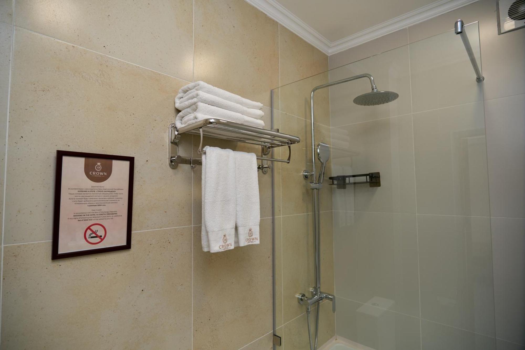 Crown Hotel Biszkek Zewnętrze zdjęcie
