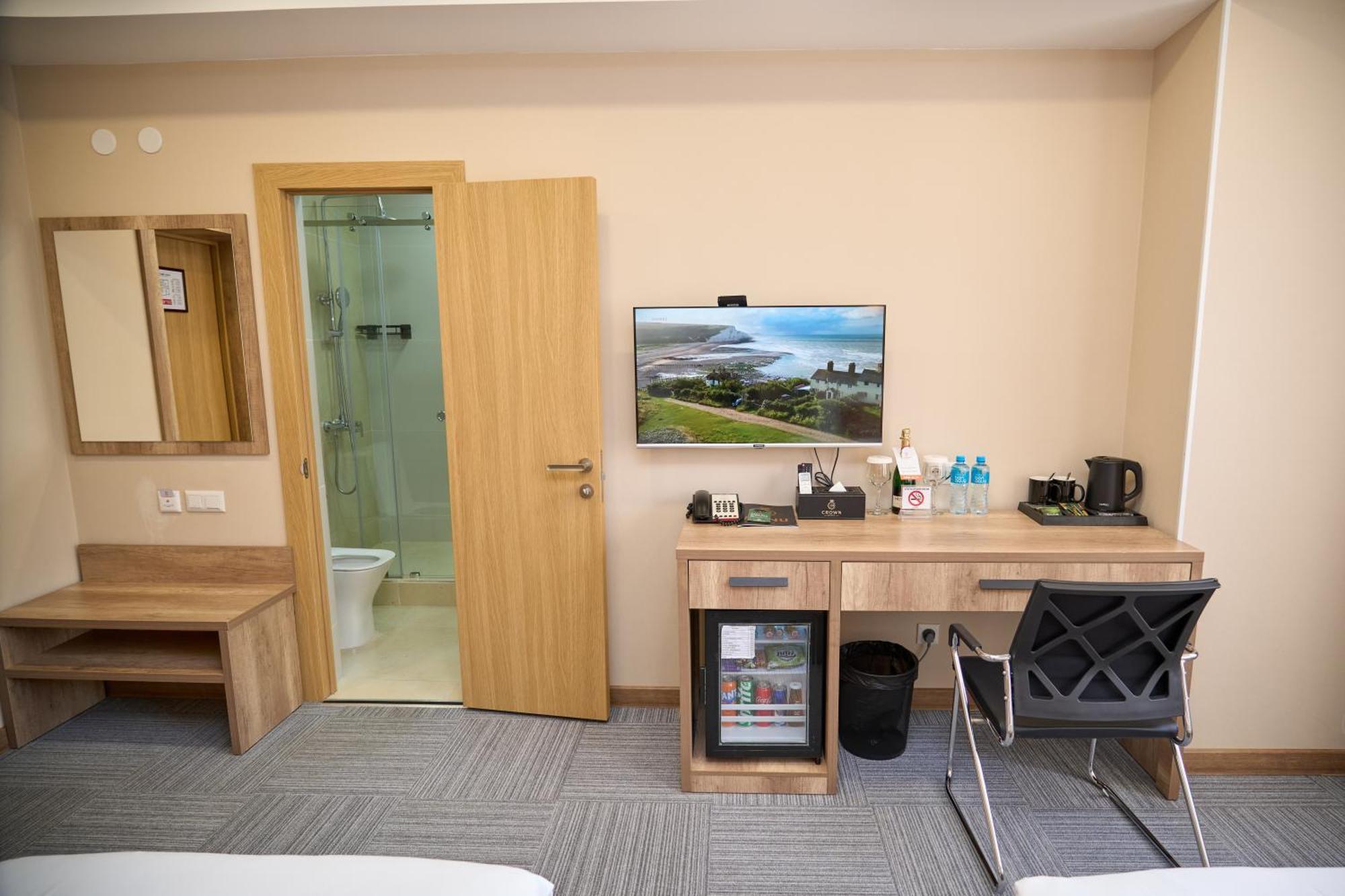 Crown Hotel Biszkek Zewnętrze zdjęcie