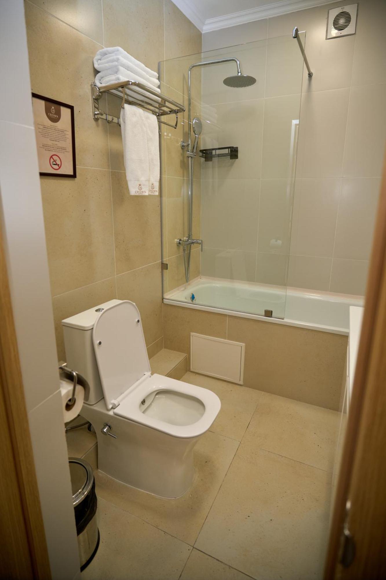 Crown Hotel Biszkek Zewnętrze zdjęcie