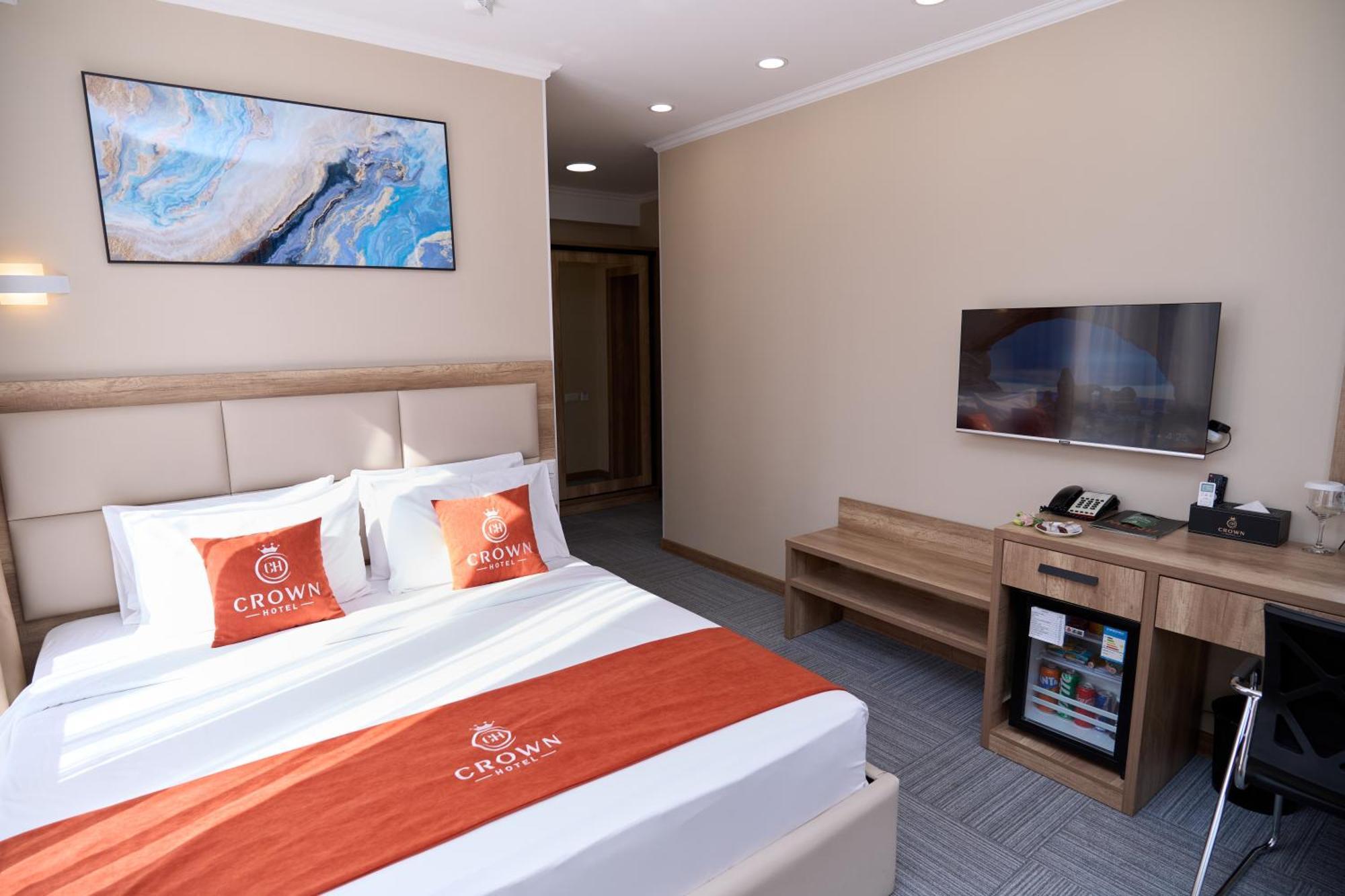 Crown Hotel Biszkek Zewnętrze zdjęcie